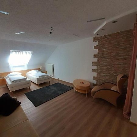 Apartment City Metzingen Ройтлинген Екстериор снимка