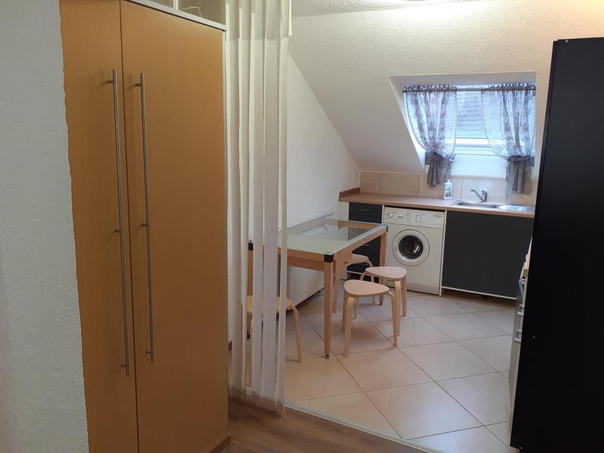 Apartment City Metzingen Ройтлинген Екстериор снимка