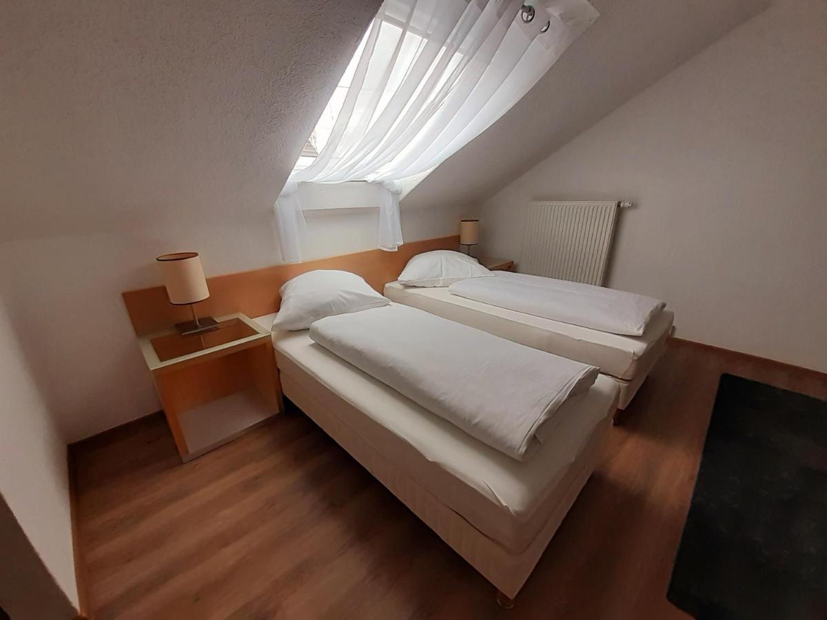 Apartment City Metzingen Ройтлинген Екстериор снимка