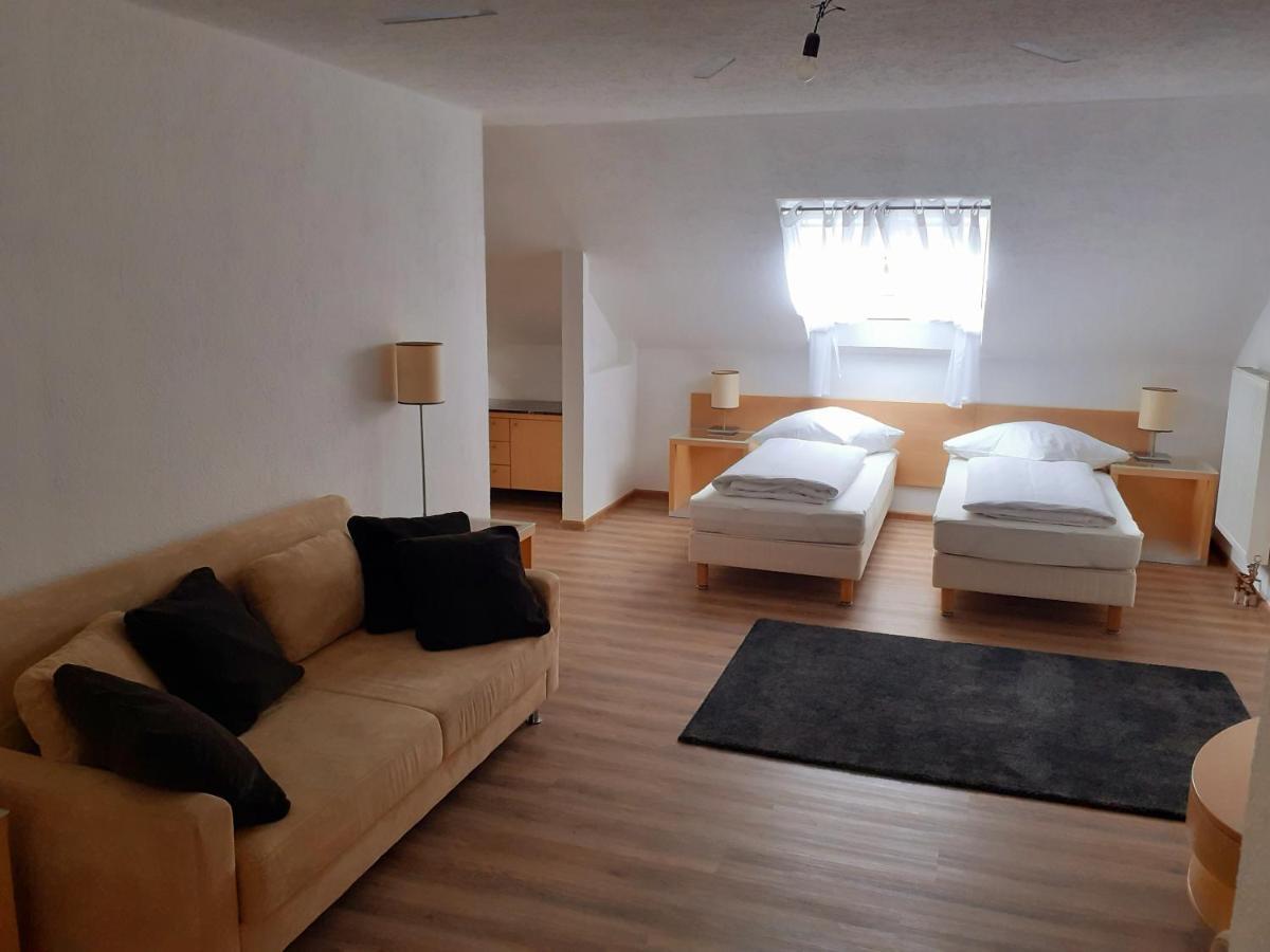 Apartment City Metzingen Ройтлинген Екстериор снимка